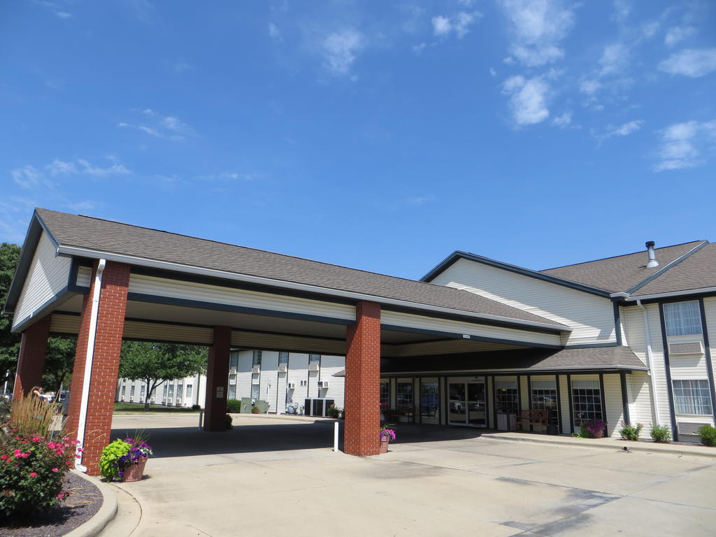 Ramada By Wyndham Springfield North Hotel Exterior foto